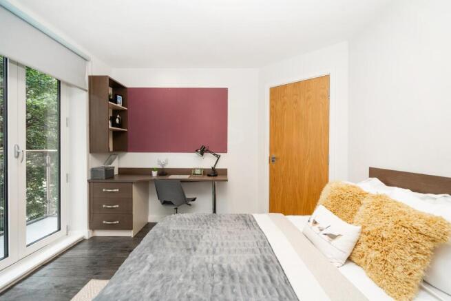 Studio to rent Image 8