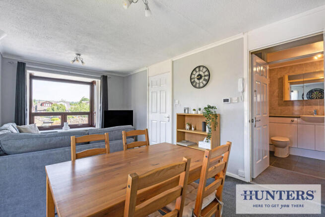 2 bed Flat for sale Image 5