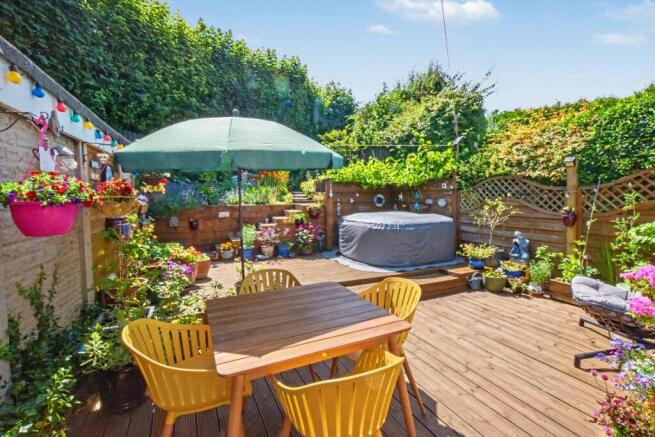 3 bed Semi-Detached for sale Image 9