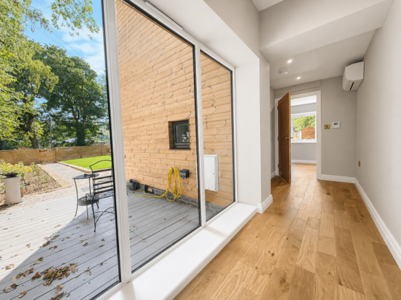 1 bed Detached to rent Image 6