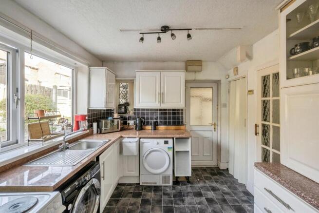 3 bed Semi-Detached for sale Image 7