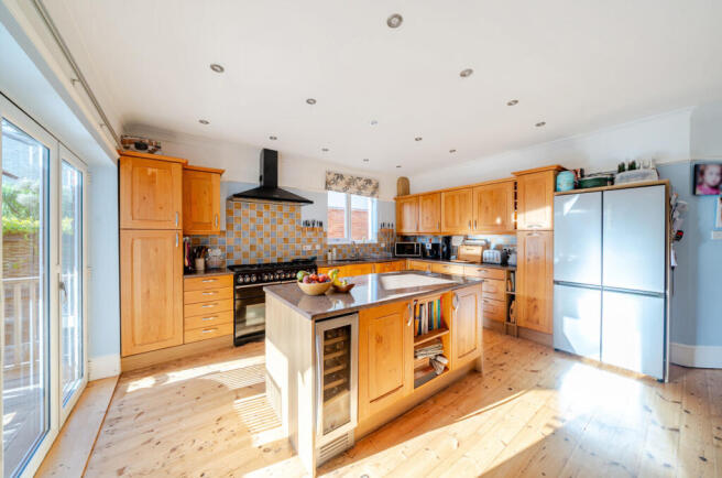 1361268-24-68e3b5...