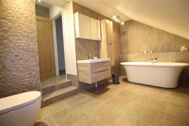LUXURY BATHROOM