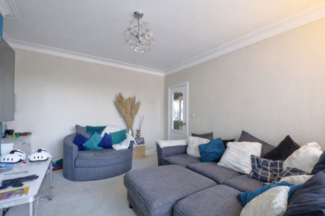 3 bed Semi-Detached for sale Image 4