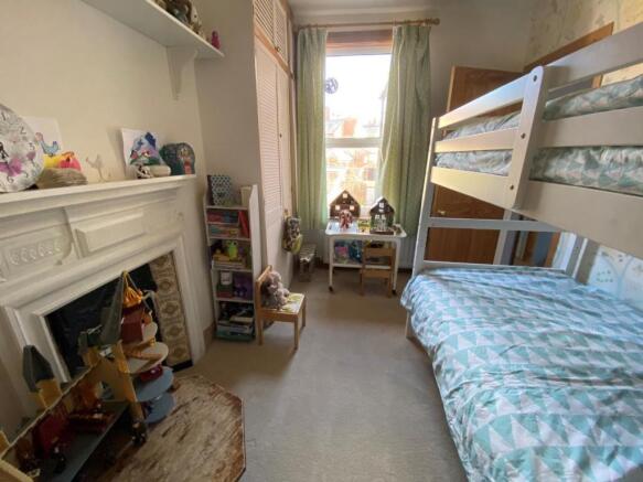 Bed2.jpg