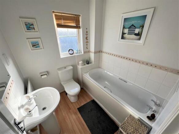 Bathroom.JPG