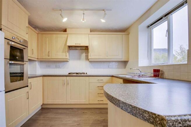 KITCHEN/BREAKFAST ROOM