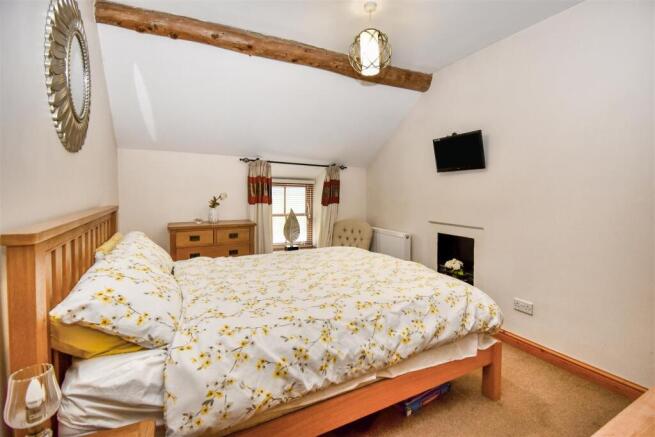 2 bed Terraced for sale Image 8