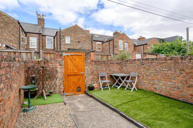 2 bed Terraced for sale Image 11