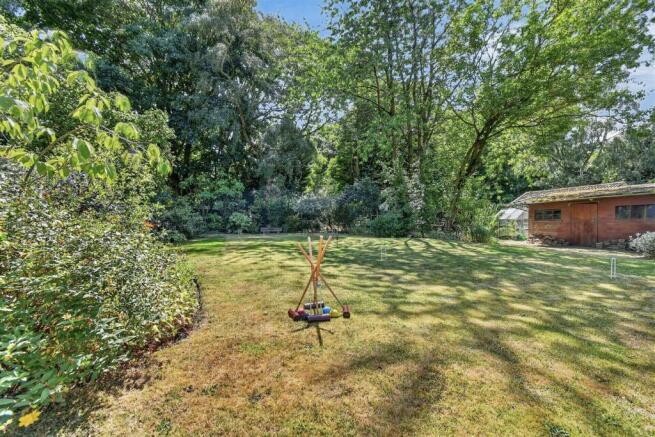 4 bed Detached for sale Image 12