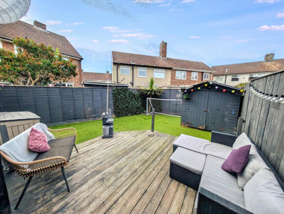3 bed Semi-Detached for sale Image 9