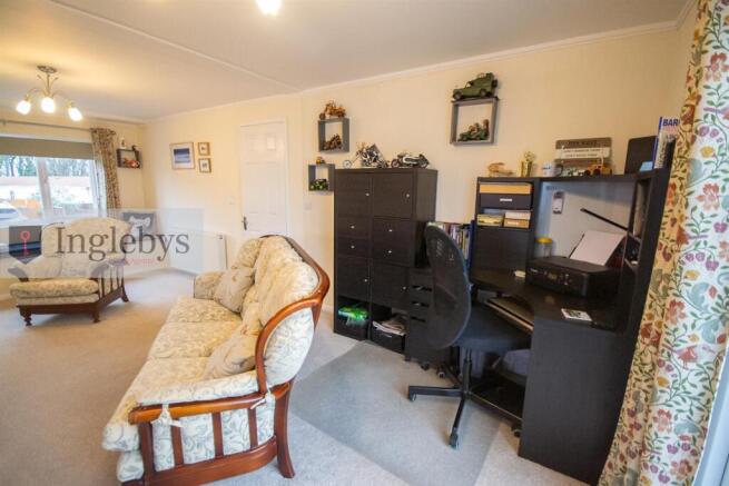 2 bed Park Home for sale Image 7