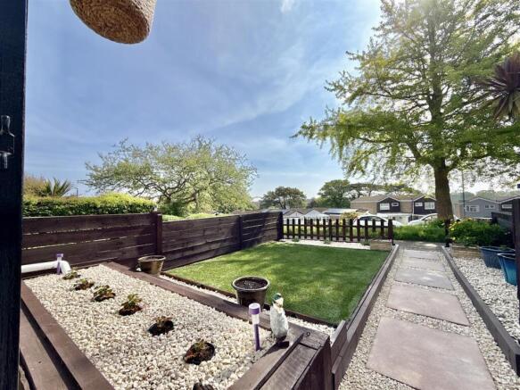 Front  Garden.jpeg