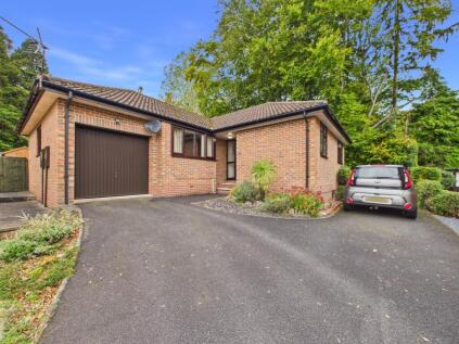 Glenavon Close, New Whittington, Chesterfield, Derbyshire, S43