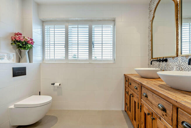 8587691-interior1...