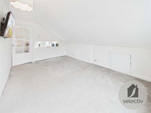 3 bed Semi-Detached Bungalow for sale Image 12