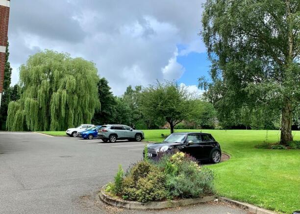 GROUNDS/PARKING