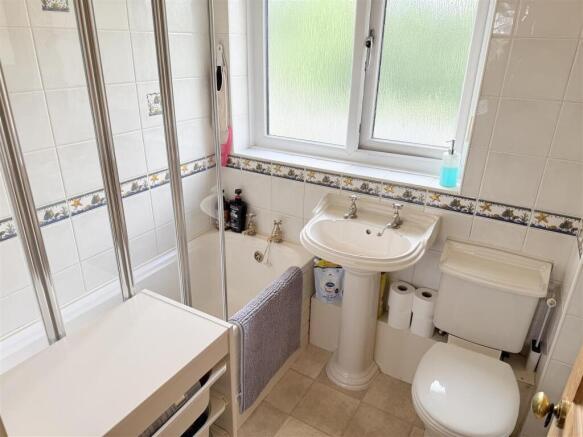 3 bed Town House for sale Image 9