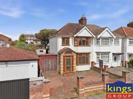32, Hinton Road, London N18 1PW