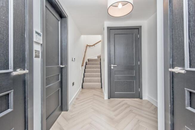 4 bed Detached for sale Image 8
