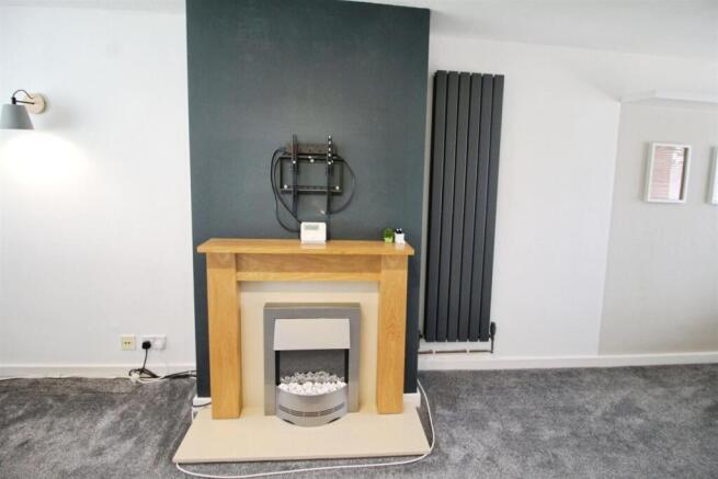 3 bed Semi-Detached to rent Image 4