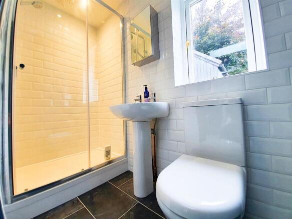 DOWN STAIRS W. & SHOWER