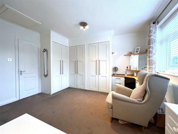 bedroom dressing area.jpg
