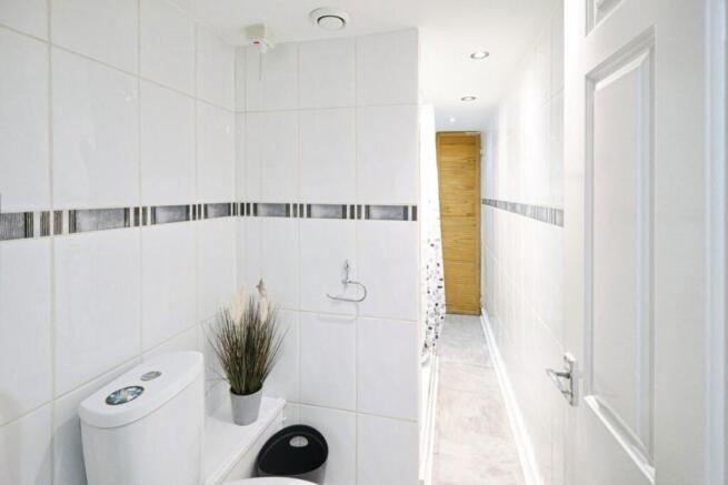 1 bed Flat to rent Image 6
