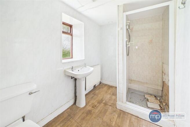 4 bed Detached for sale Image 9