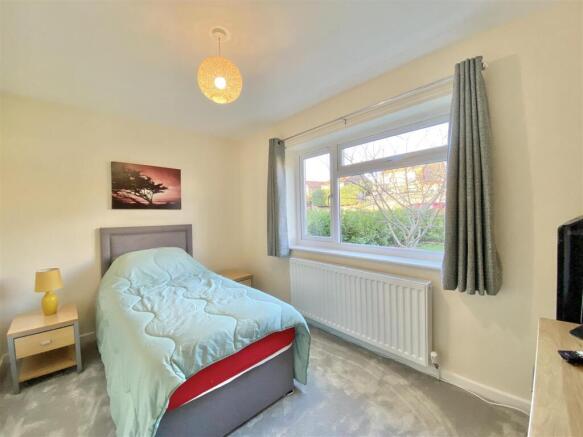 2 bed Detached Bungalow for sale Image 10