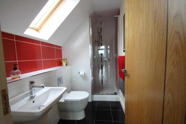 Guest bathroom 