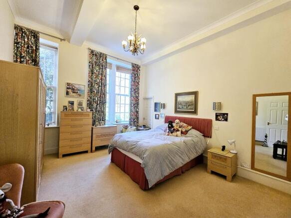 2 bed Flat for sale Image 6