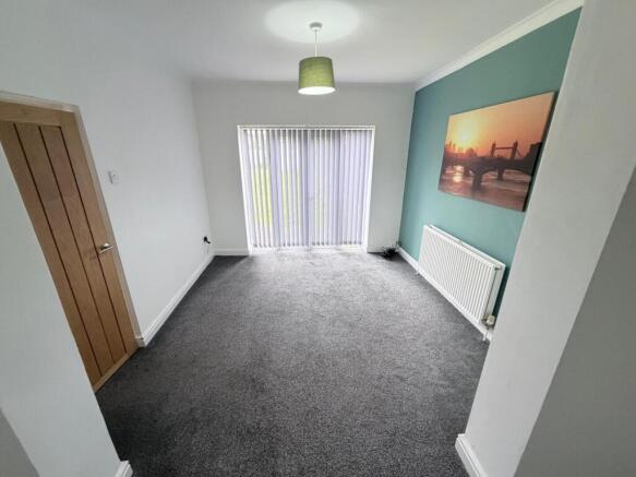 3 bed Semi-Detached to rent Image 9