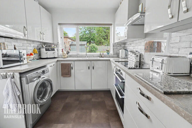 3 bed Bungalow for sale Image 7