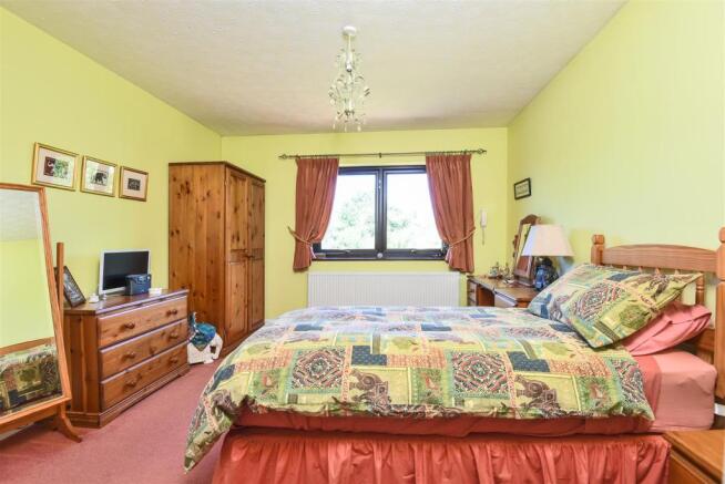 Main bed 2.jpg