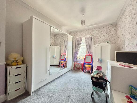 3 bed Terraced for sale Image 12