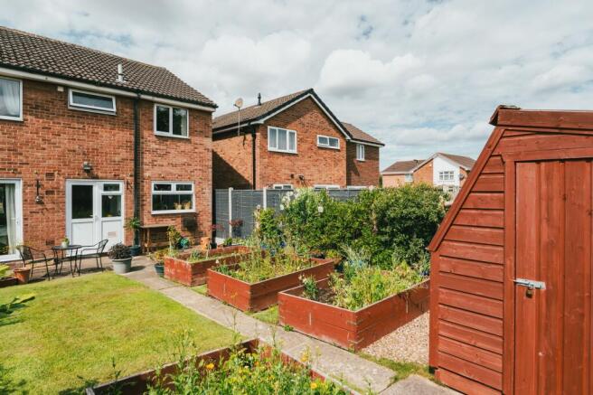 4 bed Semi-Detached for sale Image 9