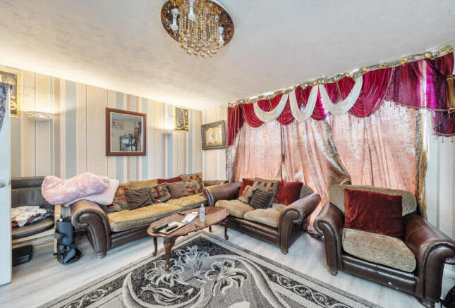 1429846-8-69b2cb7...