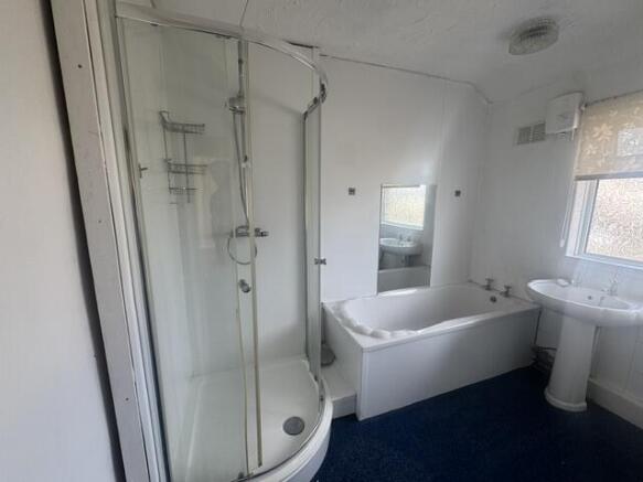 3 bed Terraced to rent Image 12
