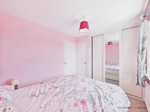 2 bed Terraced for sale Image 12