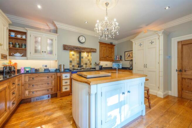 4 bed Character Property for sale Image 9