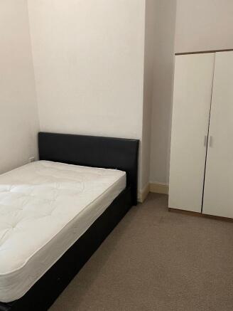 6 bed House to rent Image 9