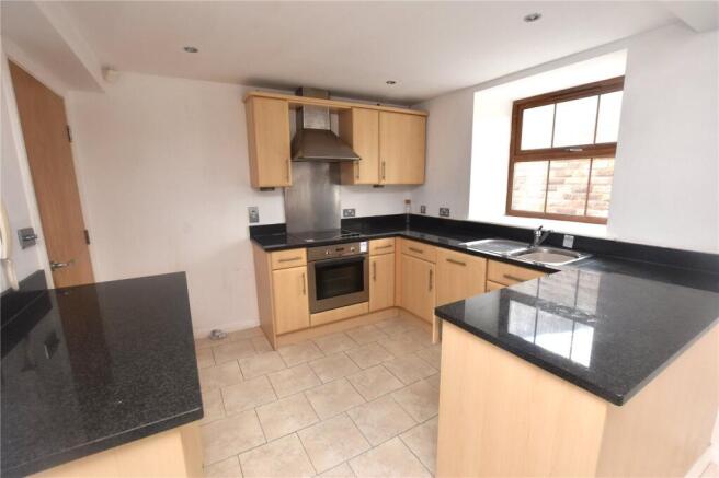 2 bed Apartment for sale Image 4