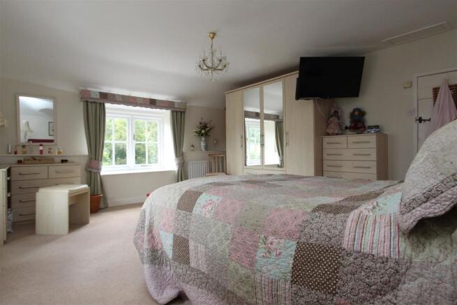 Master Bedroom..jpg