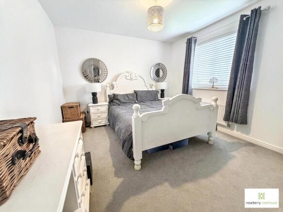 4 bed Detached for sale Image 8