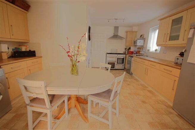 KITCHEN/DINER