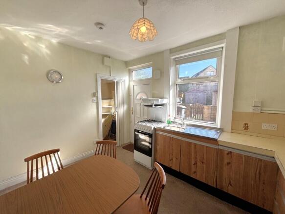 High Fernley Road, Wyke, Bradford, BD12 photo 4