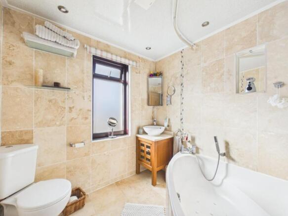 3 bed Semi-Detached for sale Image 9