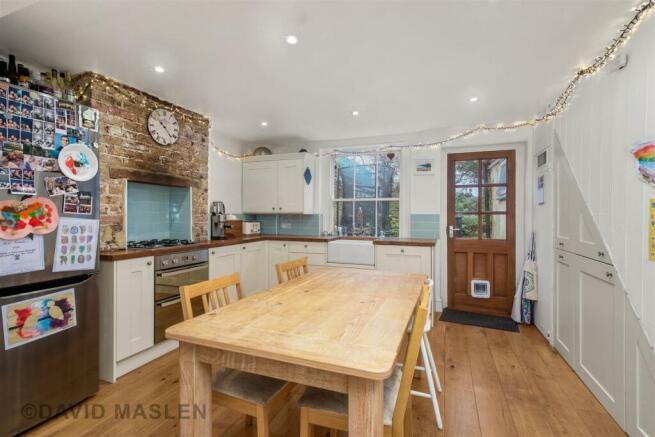 Kitchen (1).jpg