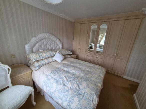 3 bed Semi-Detached to rent Image 9